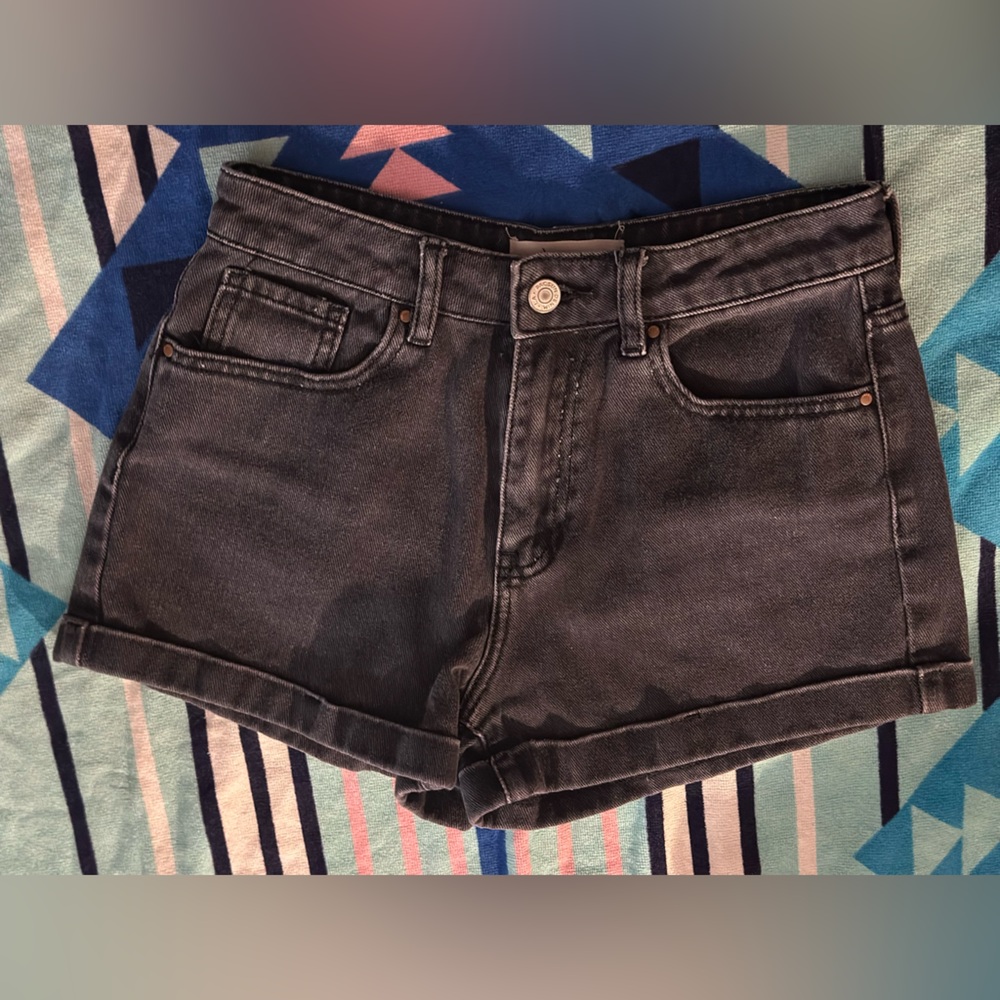 PacSun “the Mom Short” Black Cuff Rolled Denim Shorts | Size 25